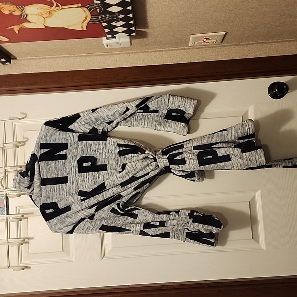 VICTORIA SECRET ROBE - Picture 3 of 4